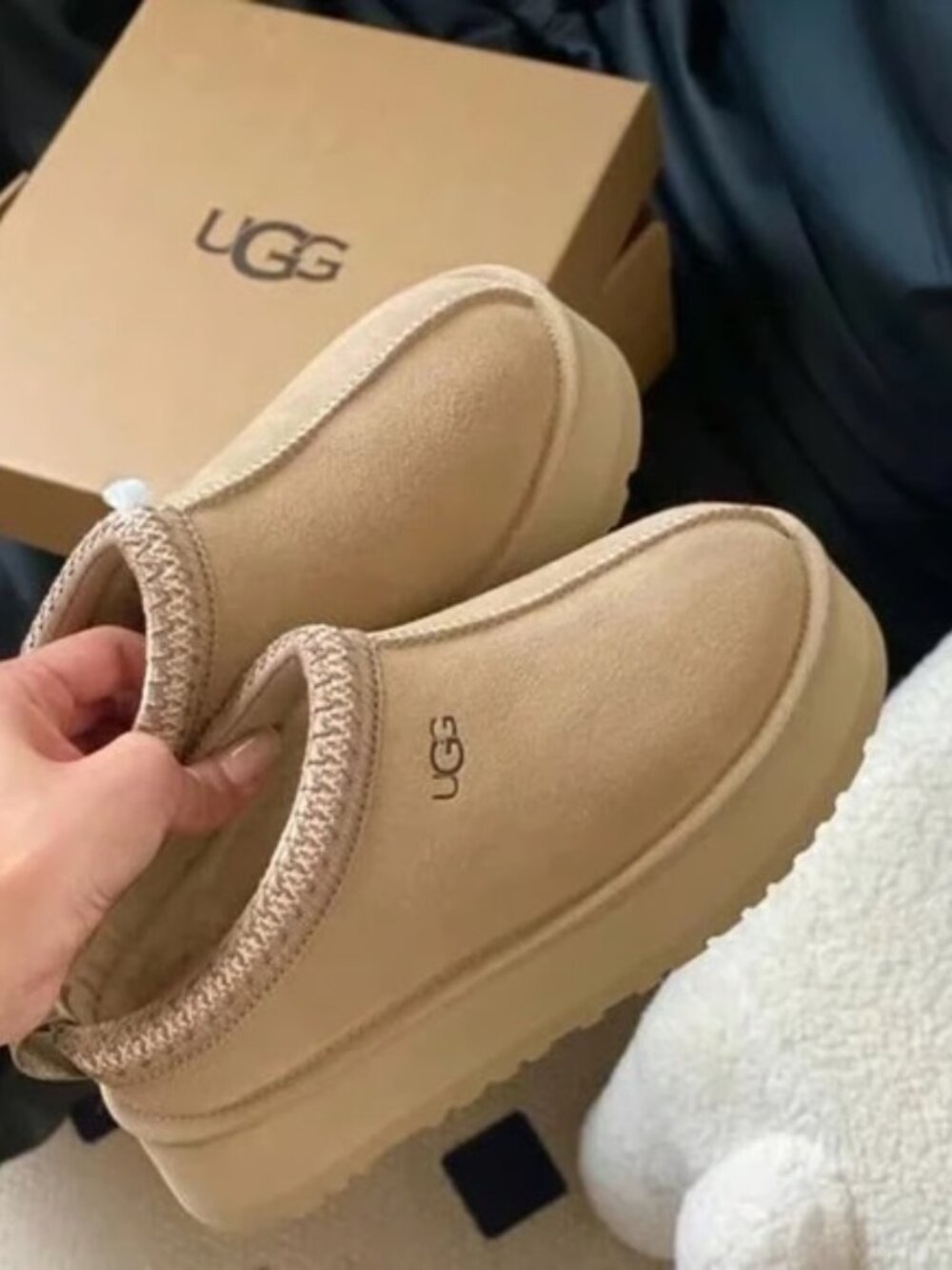 UGG Slipper Sand